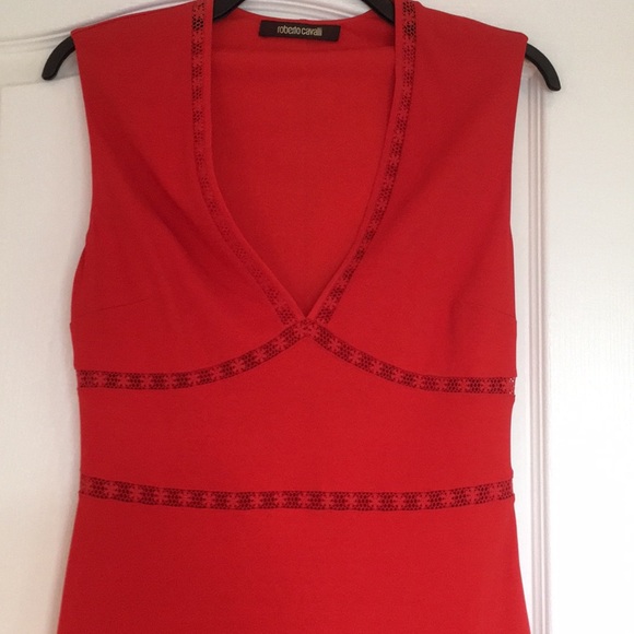 Lady in Red dress - Picture 3 of 5